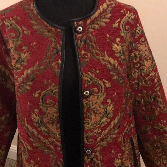 Beautiful deep red tapestry jacket - Picture 6 of 6